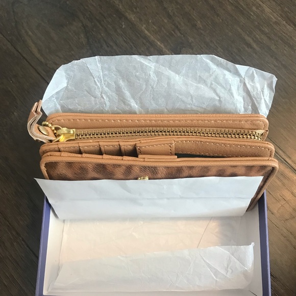 Salad Brand Wallet - Picture 2 of 7